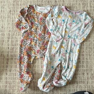 Set of 2 Magnetic me onsies 6-9 month